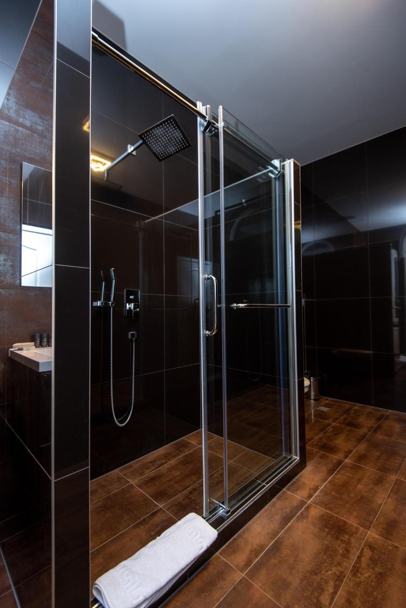 Main Street Suites Сараево Екстериор снимка